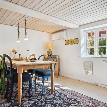 Gorgeous In With Kitchen Semesterbostad *